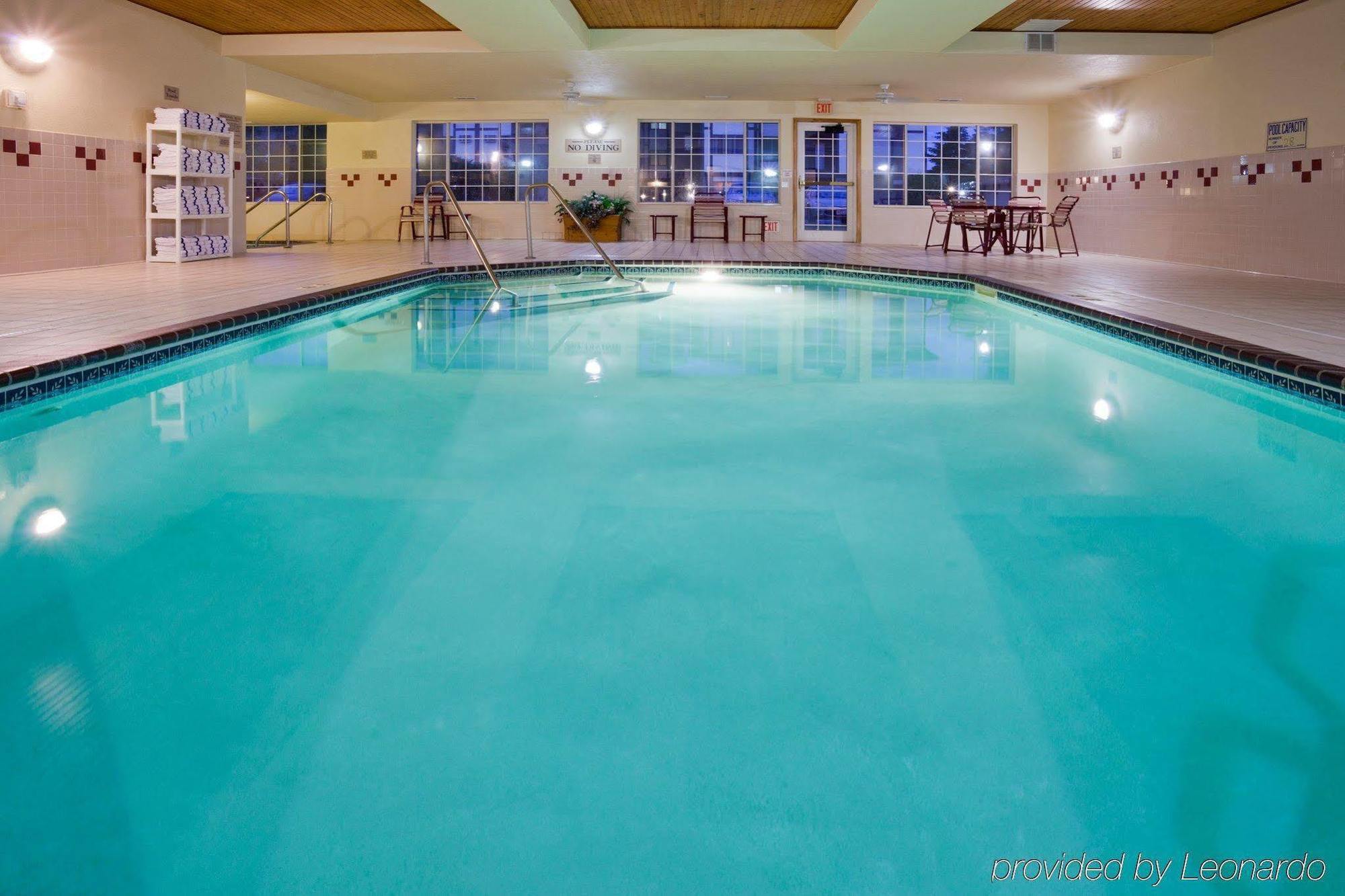 סיינט קלאוד Country Inn & Suites By Radisson, St Cloud West, Mn מראה חיצוני תמונה